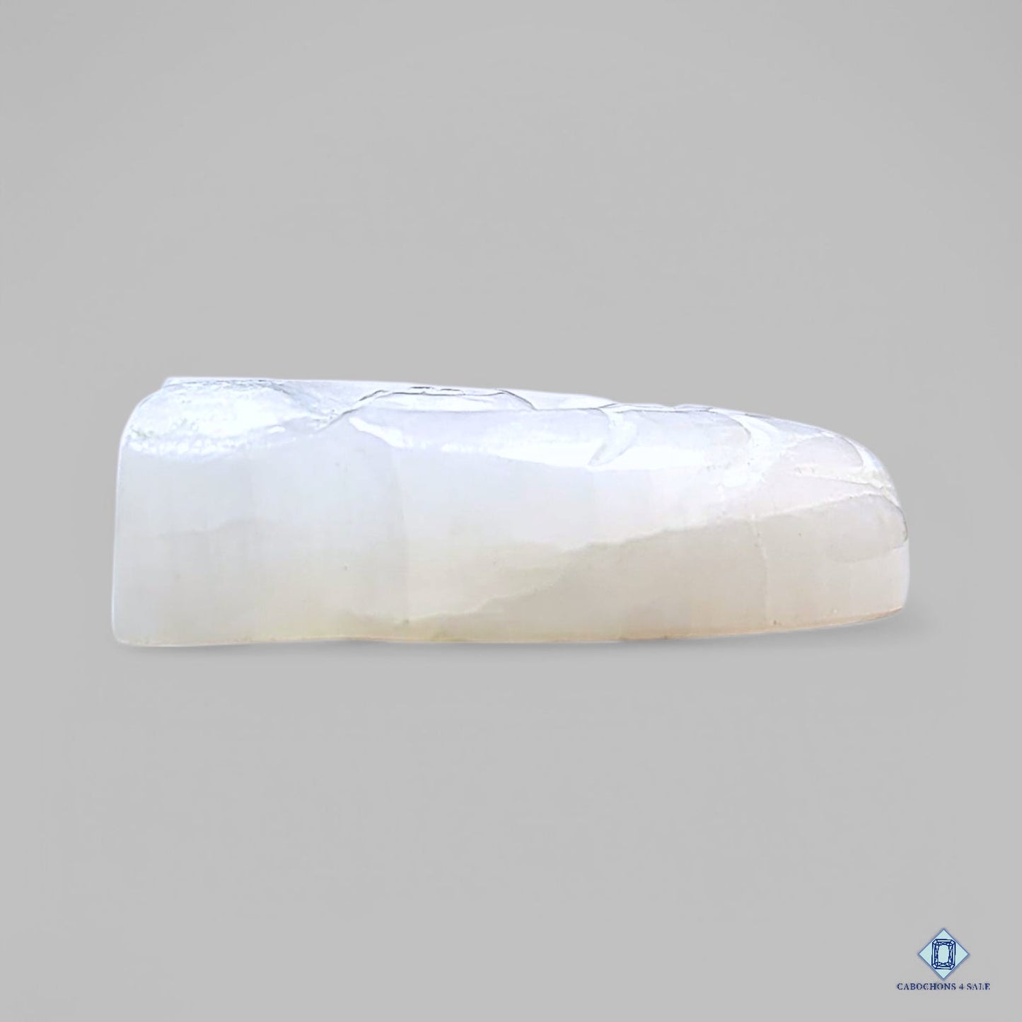 Tallas de búho de piedra lunar africana