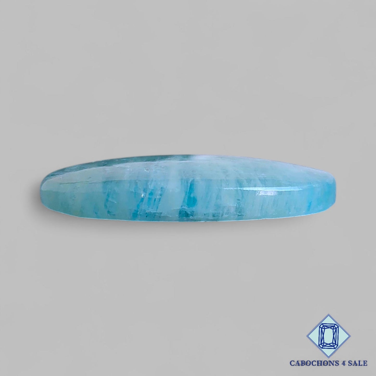 Cabujones ovalados de aguamarina natural de 37 x 25 x 5 mm, de Brasil, disponibles para la venta.