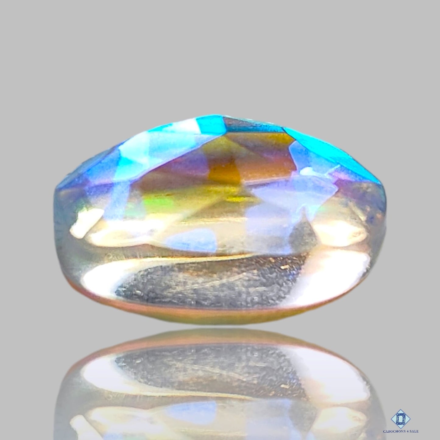 Aura Glass Oval All Cuts