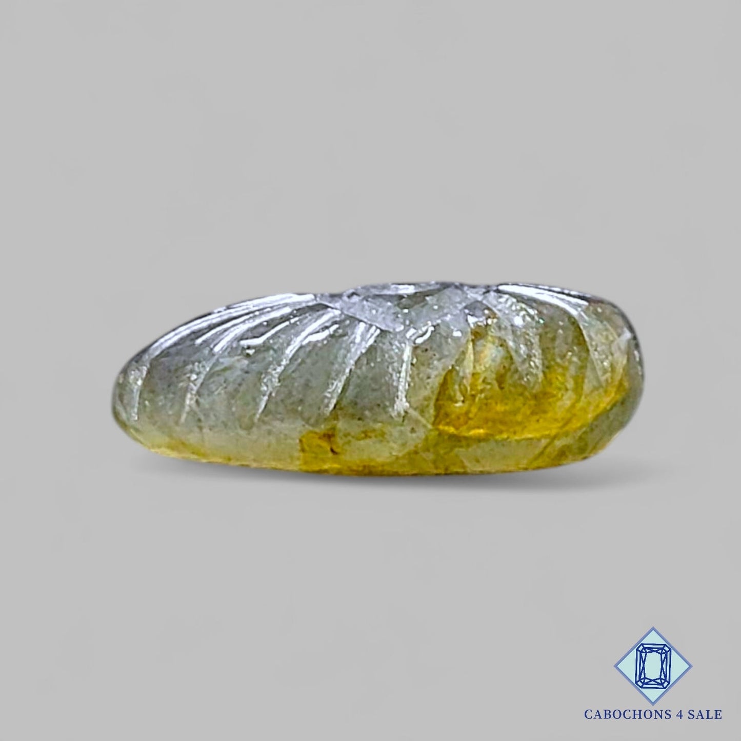 Labradorita azul natural tallada en forma de pera de 18 x 12 x 5 mm de Madagascar, disponible para la venta.