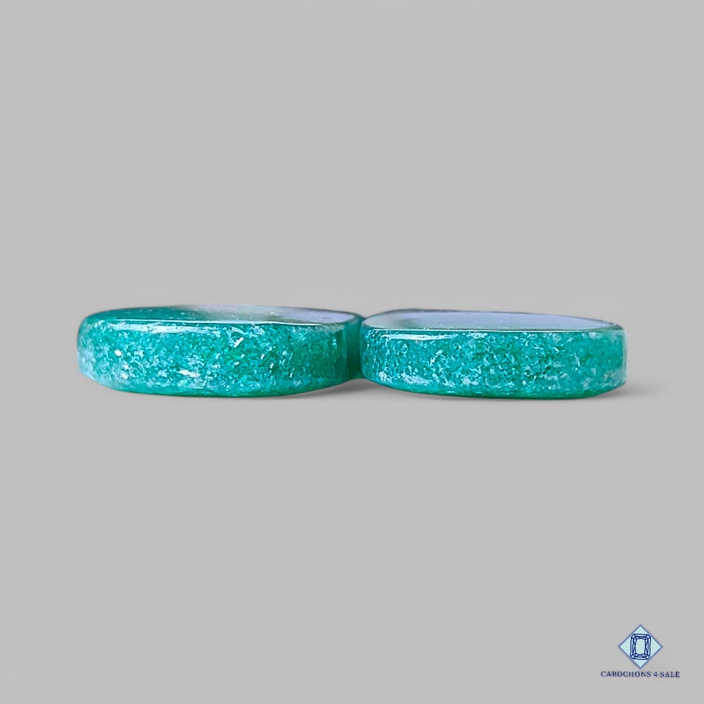 Pares de piedras preciosas de aventurina verde natural en forma de pera de 27 x 14 x 4 mm, procedentes de la India, disponibles para la venta.