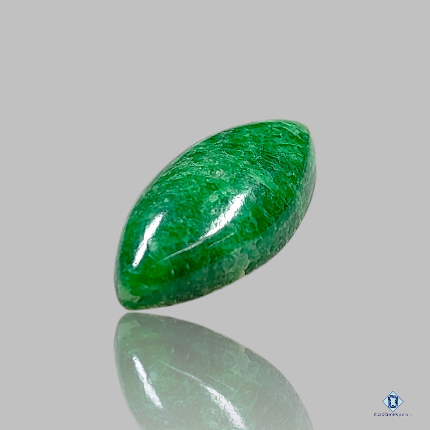Cabujones marquesa de jade verde