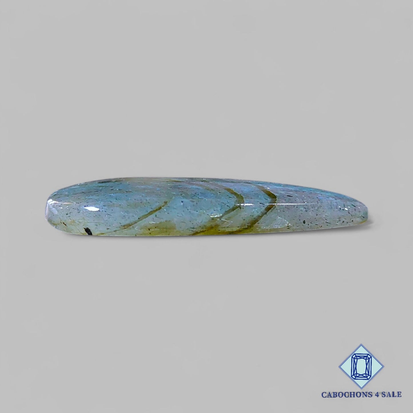 Cabujones de labradorita multicolor natural de 39 x 21 x 5 mm de Madagascar, disponibles para la venta.