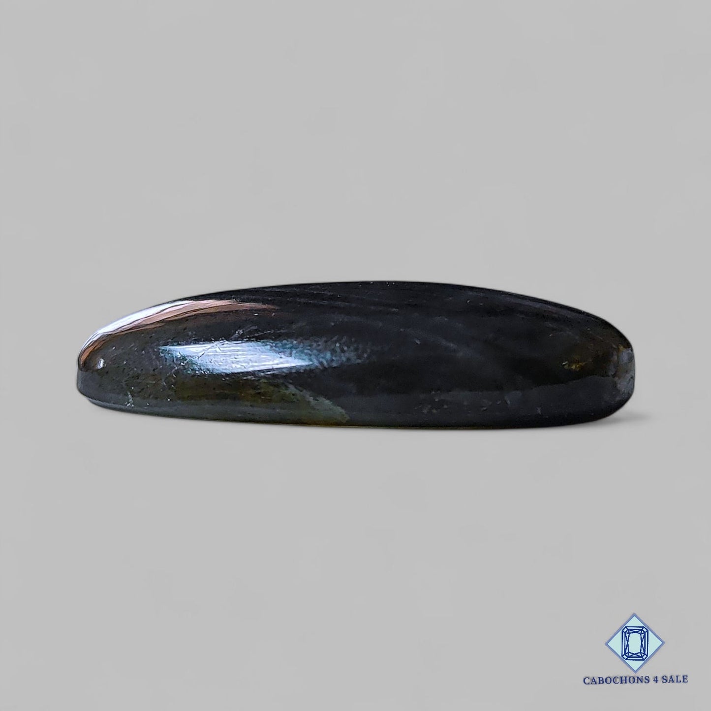 Cabujones ovalados de labradorita azul natural de 36 x 18 x 7 mm de Madagascar, disponibles para la venta.