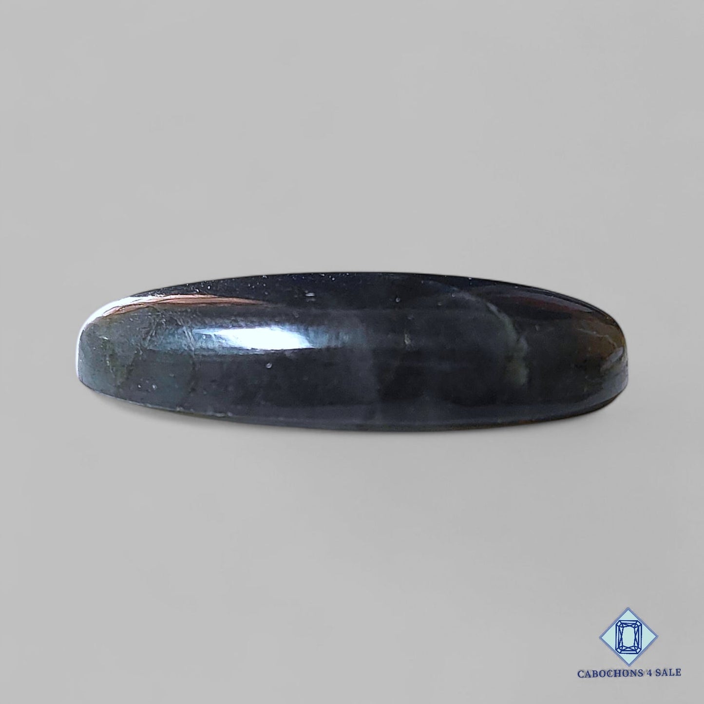 Cabujones ovalados de labradorita azul natural de 30 x 17 x 7 mm de Madagascar, disponibles para la venta.