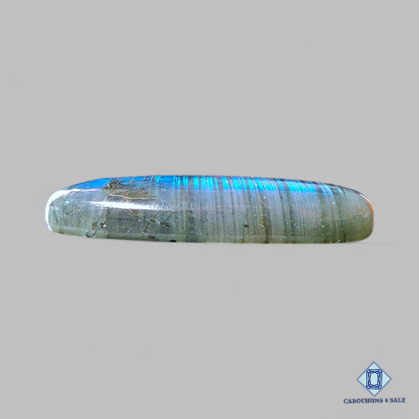 Cabujones ovalados de labradorita azul natural de 41 x 19 x 7 mm de Madagascar, disponibles para la venta.