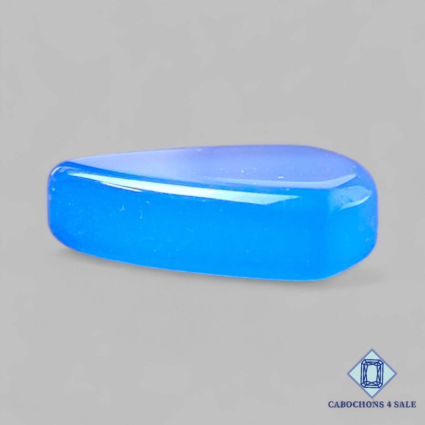 Natural Lavender Chalcedony Gemstone Triangle Cabochons 18*18*5mm from Indonesia available for sale