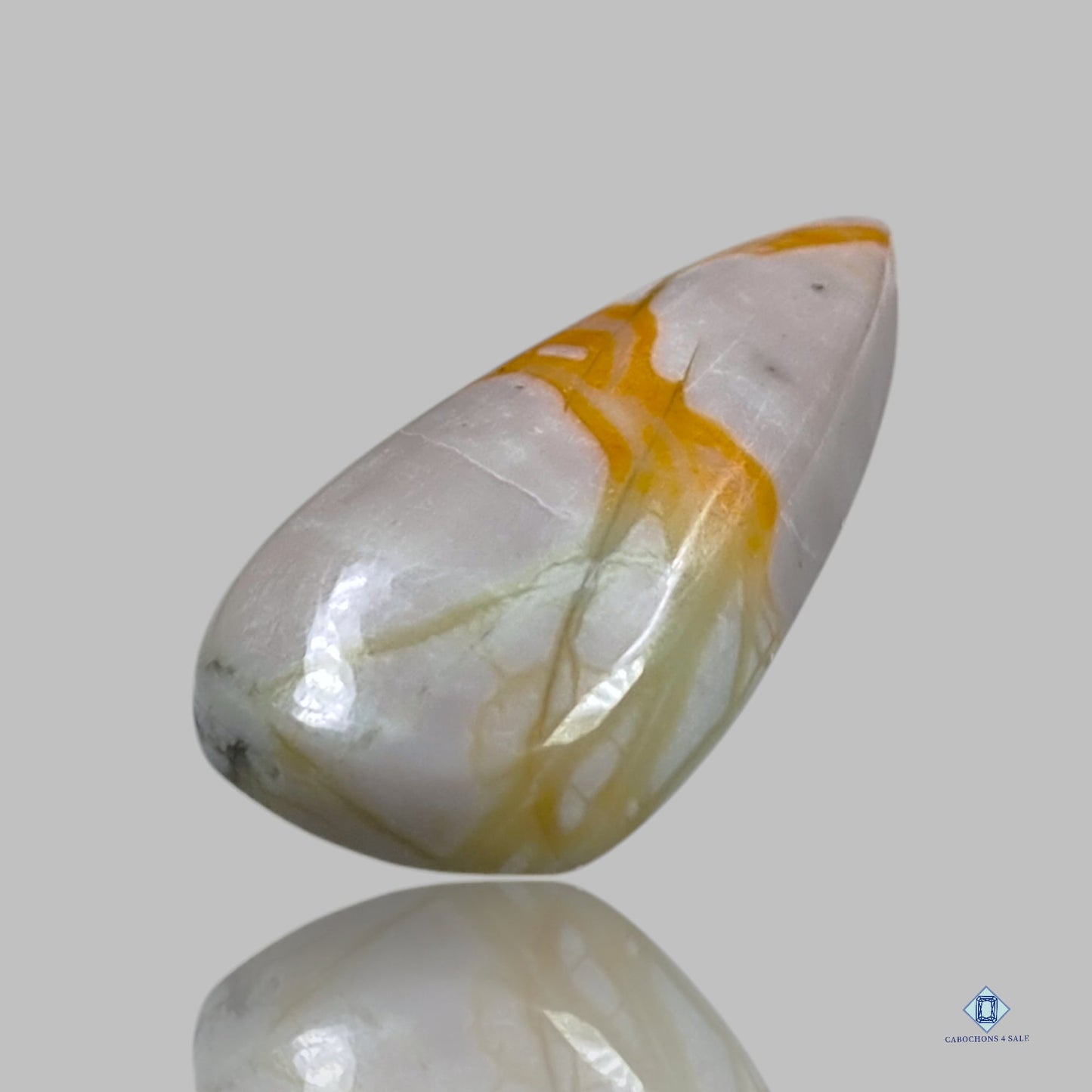 Cabujones de pera de jaspe de Madagascar