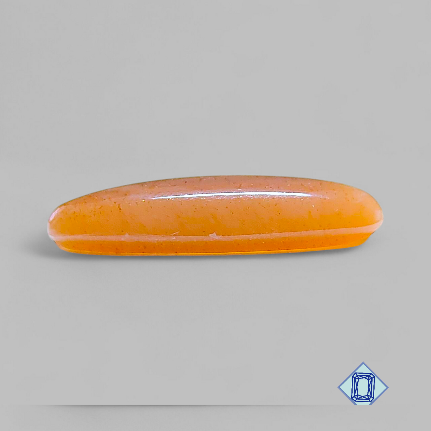 Cabujones ovalados de piedra solar con enrejado arcoíris de lluvia de meteoritos