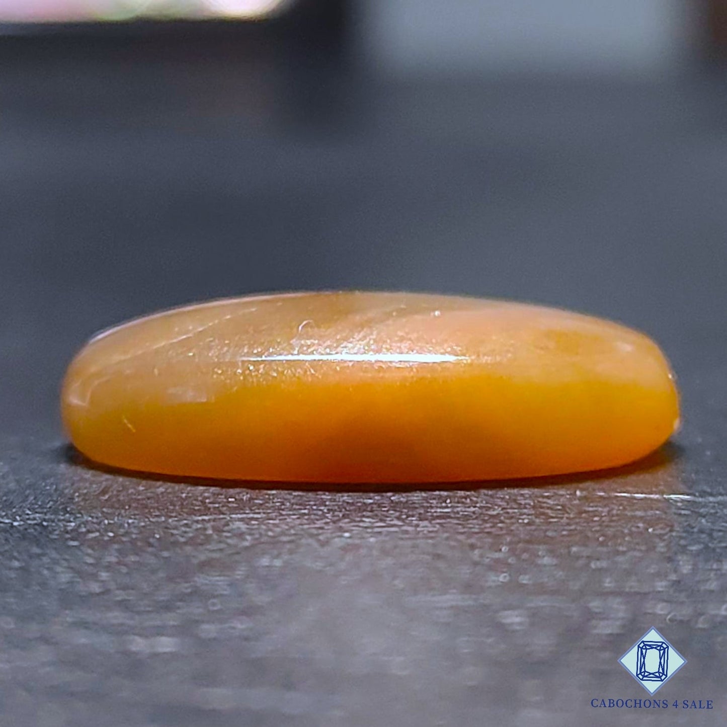 Cabujones ovalados de piedra solar con enrejado arcoíris de lluvia de meteoritos natural de 24 x 18 x 6 mm, procedentes de Australia, disponibles para la venta.