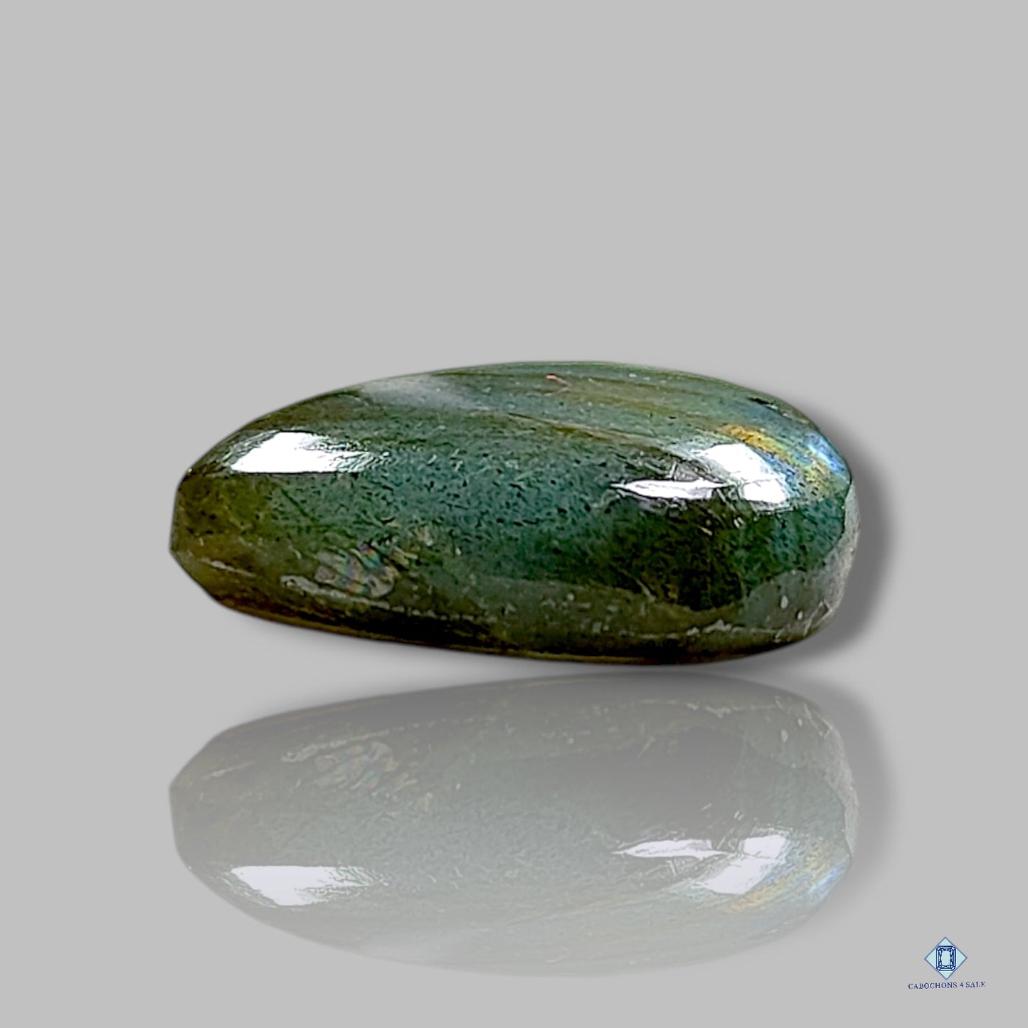 Cabujones de pera de labradorita multicolor