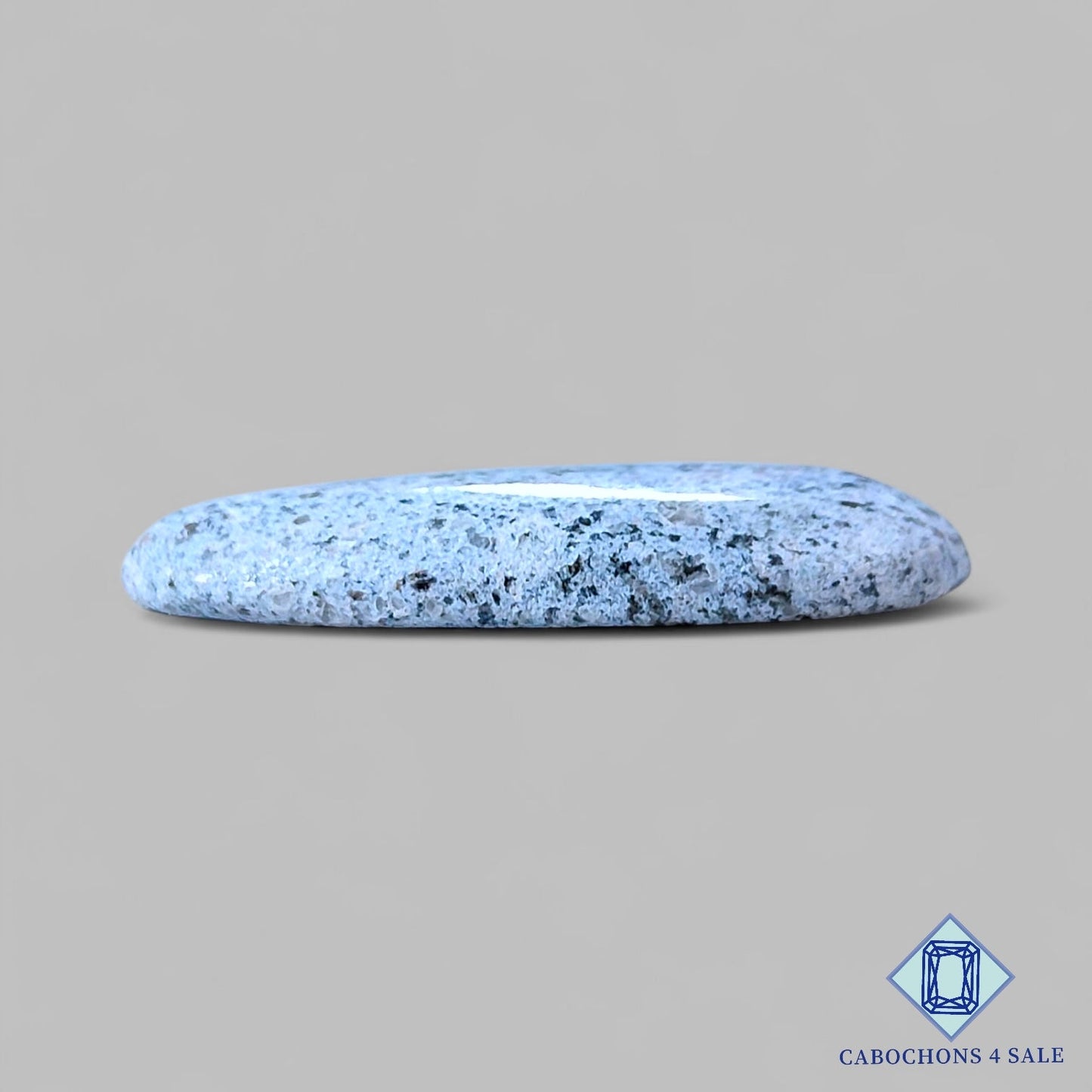 Cabujones ovalados de ópalo natural con calcedonia de 35 x 17 x 5 mm, procedentes de Australia. Disponibles para la venta.