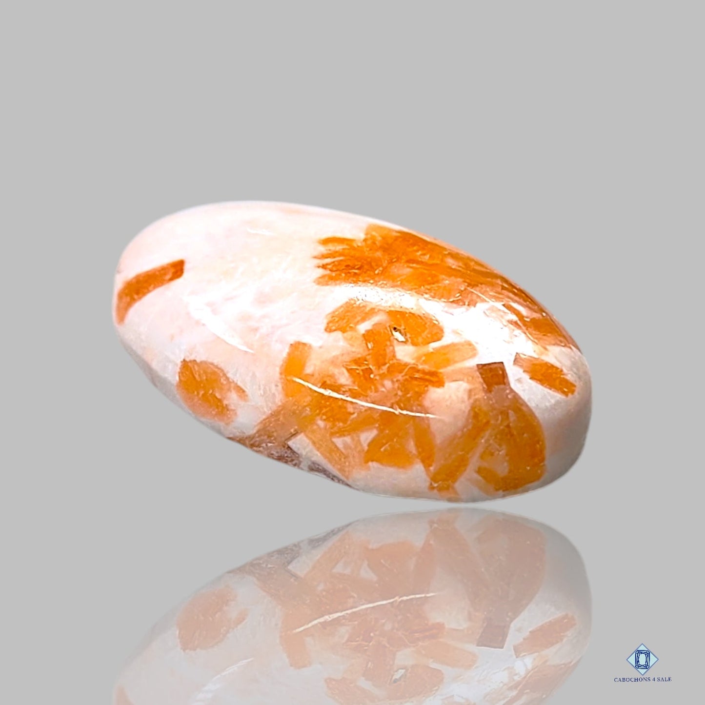 Cabujones ovalados de escolecita rosa