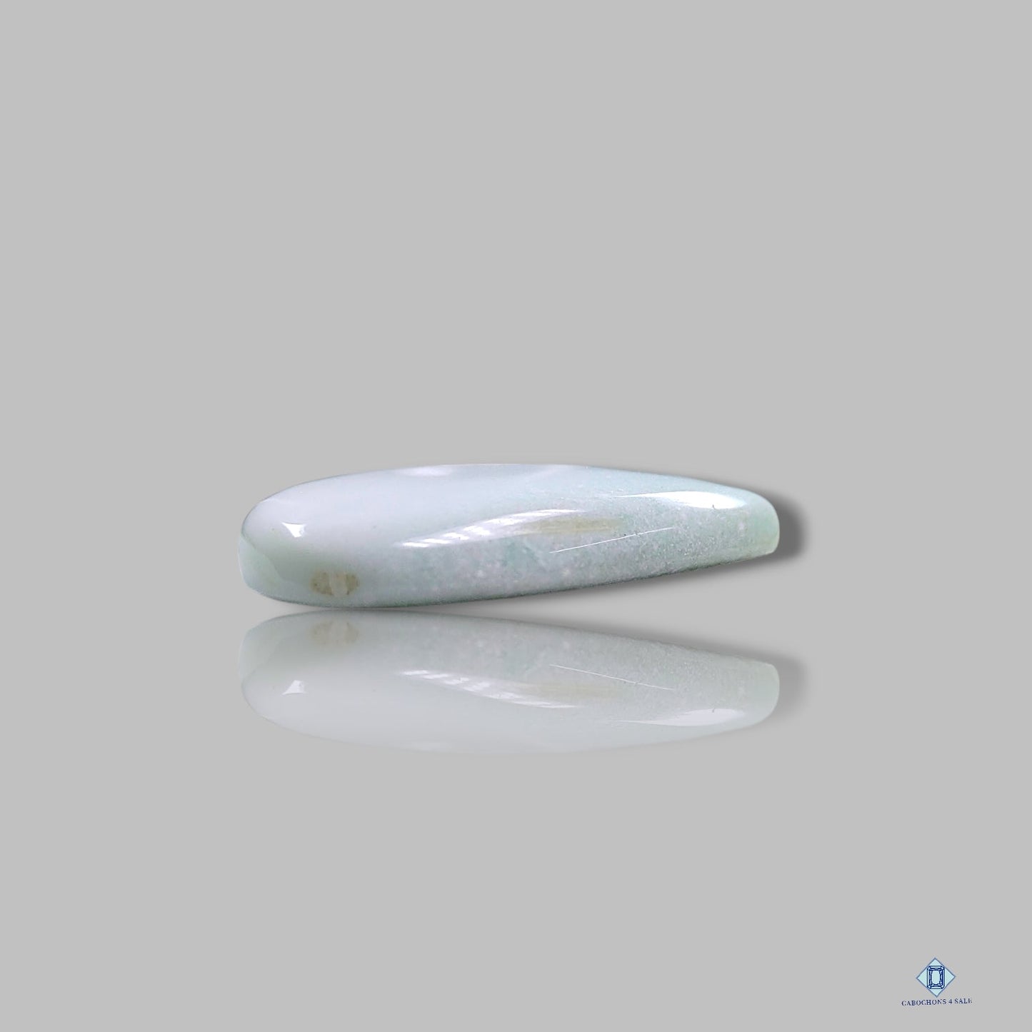 Cabujones de pera de calcedonia de Saturno