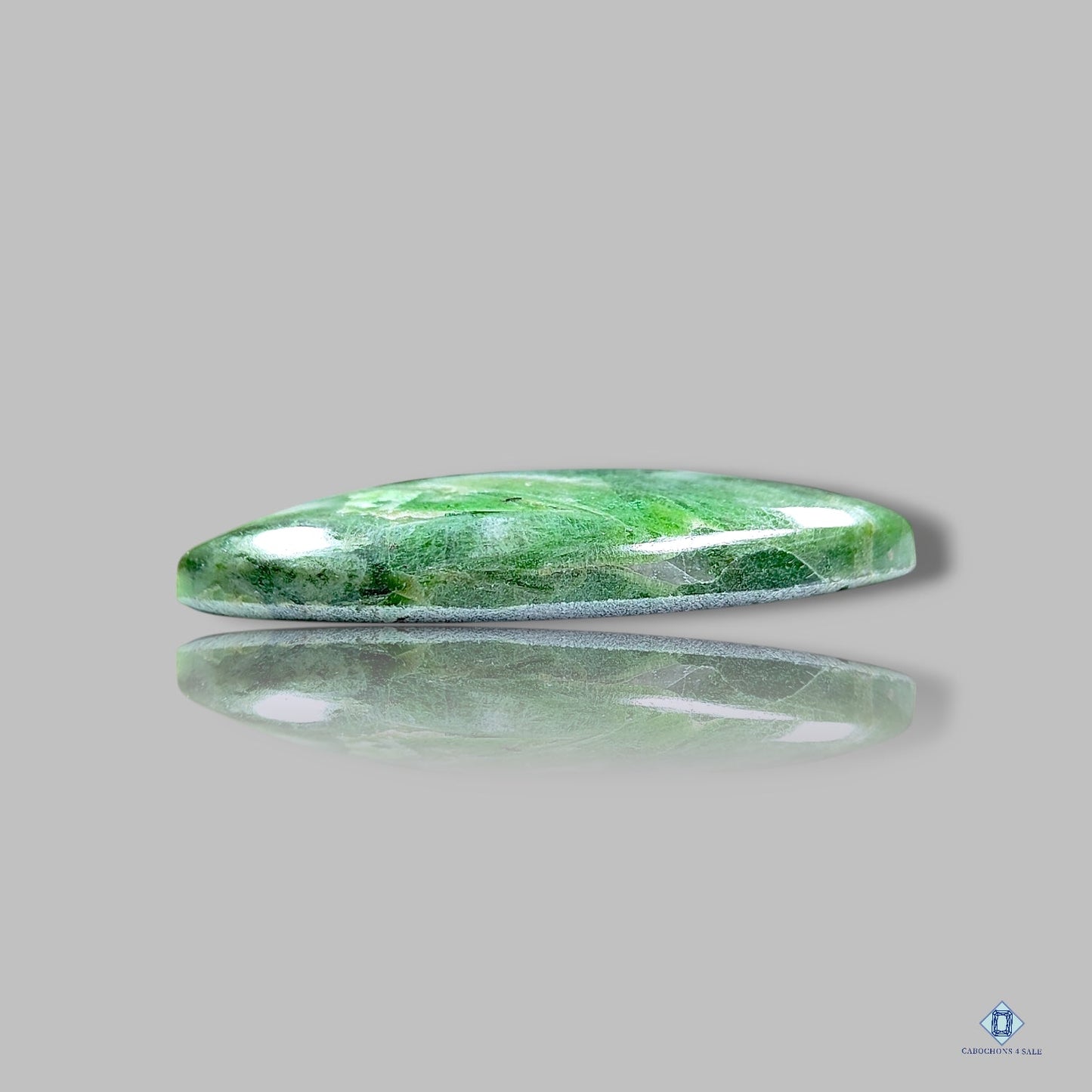 Cabujones de marquesa serpentina