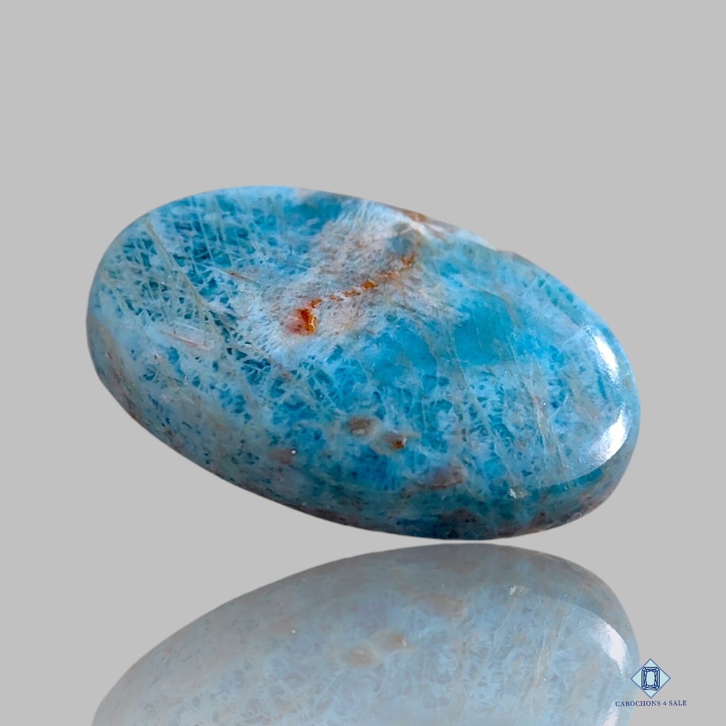 Cabujones ovalados de apatita turquesa