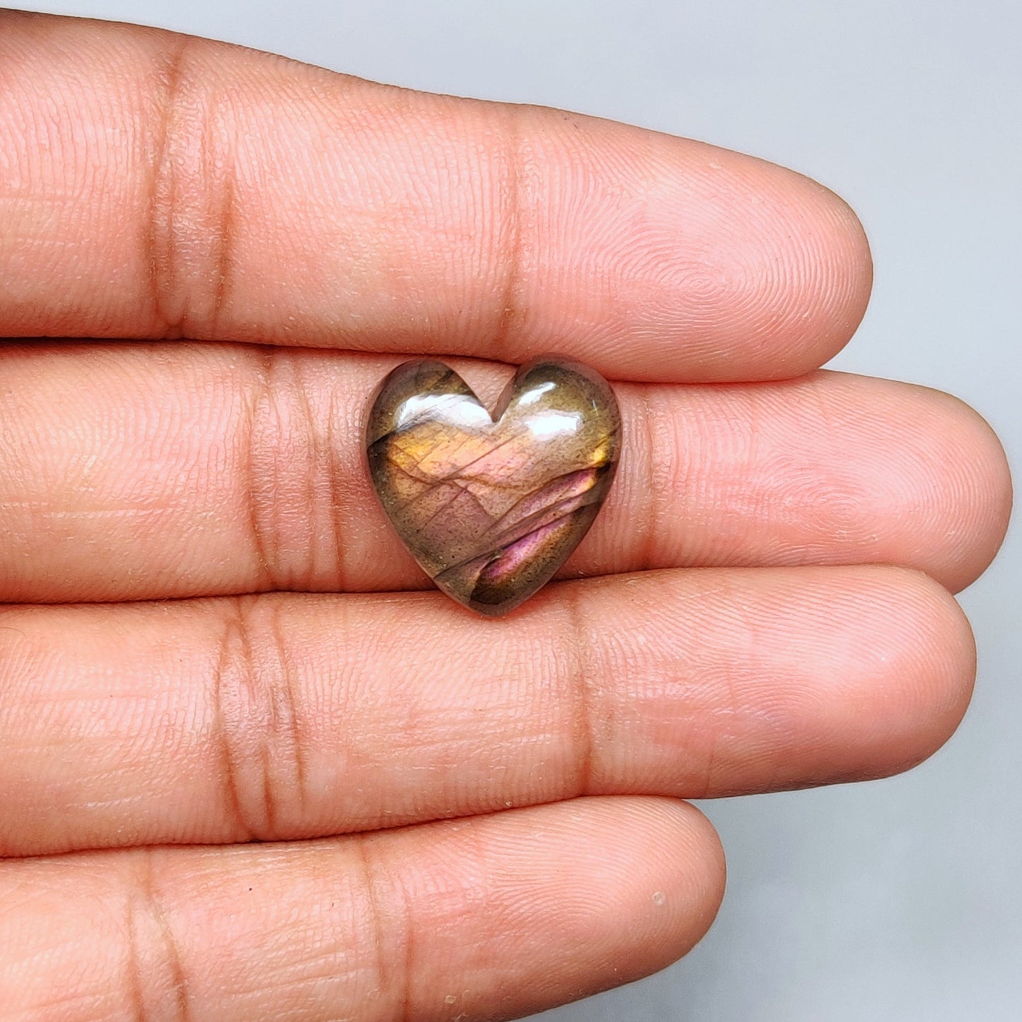 Labradorita púrpura