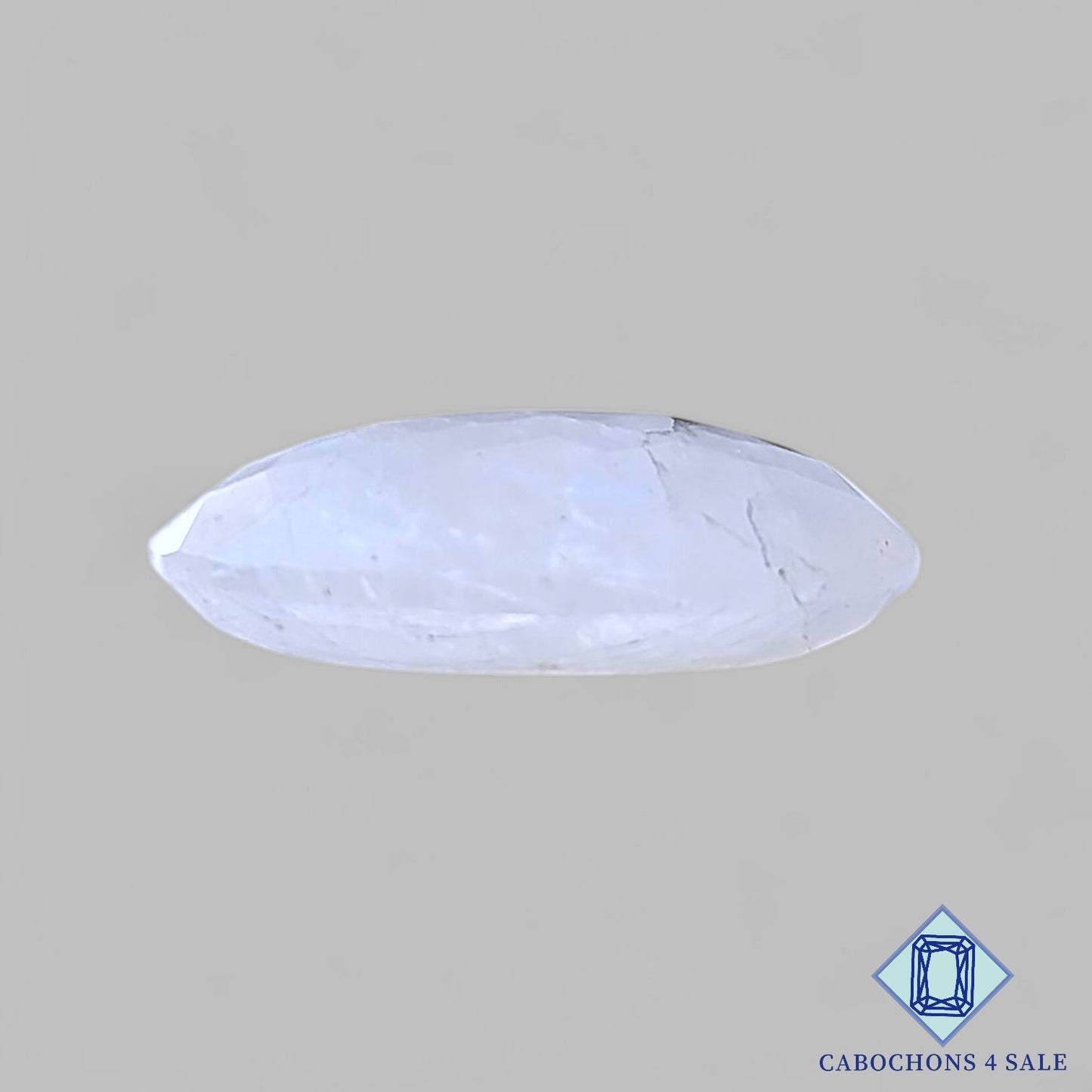 Piedra lunar africana natural de corte ovalado facetado de 22 x 16 x 7 mm, procedente de Tanzania, disponible para la venta.