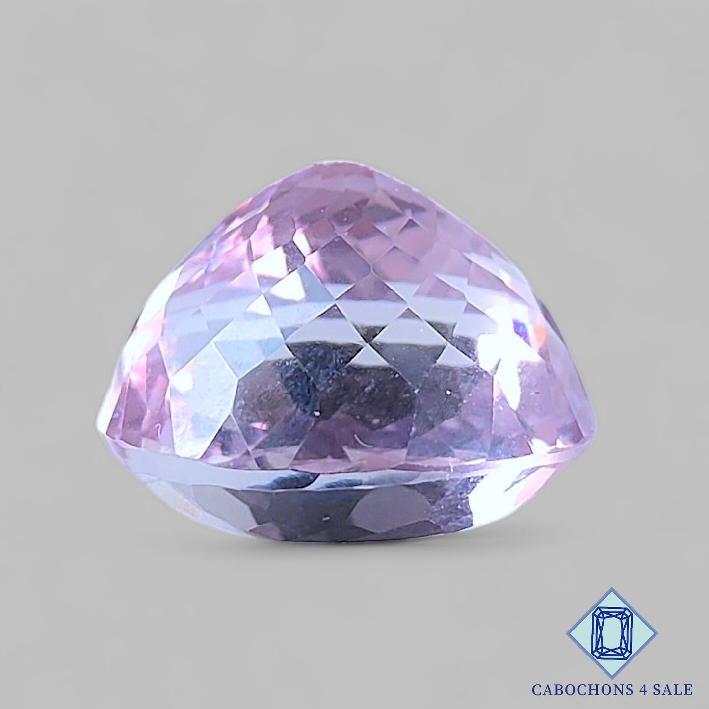 Piedra preciosa de amatista natural de corte redondo facetado de 20 x 14 mm procedente de Brasil, disponible para la venta.