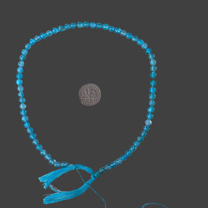 Cuentas redondas de apatita natural de 13 pulgadas x 5 mm, procedentes de Brasil, disponibles para la venta.