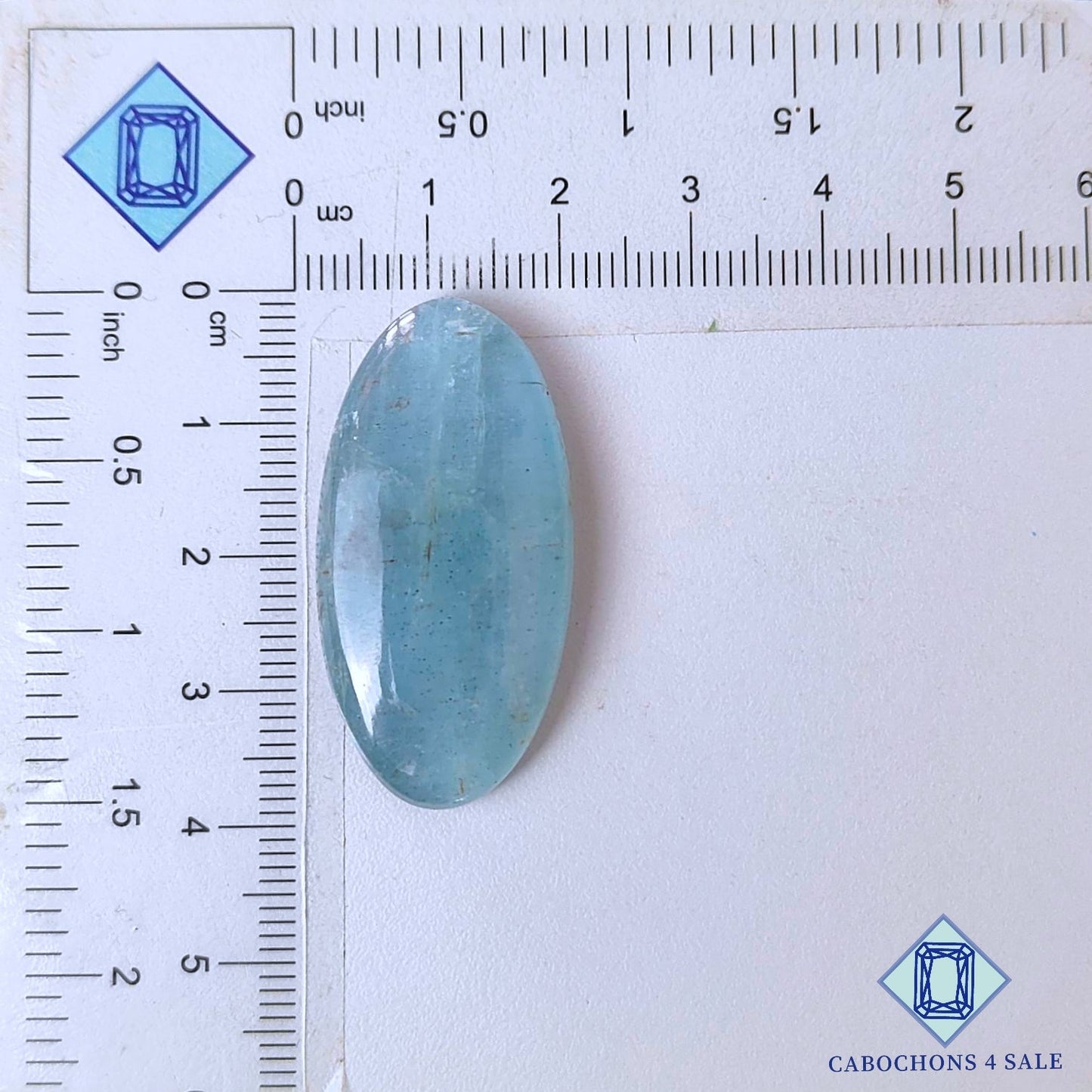 Cabujones ovalados de aguamarina natural de 38 x 19 x 6 mm, de Brasil, disponibles para la venta.