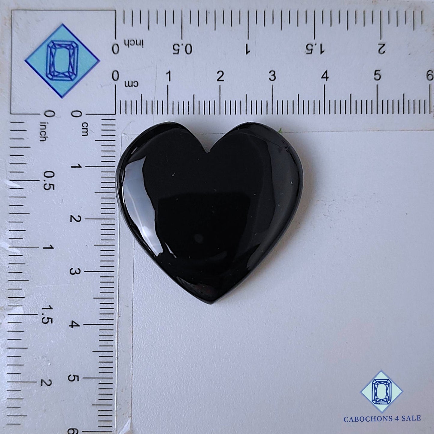 Tallas de corazón de piedra preciosa de ónix negro natural de 31 x 32 x 5 mm, procedentes de Brasil, disponibles para la venta.