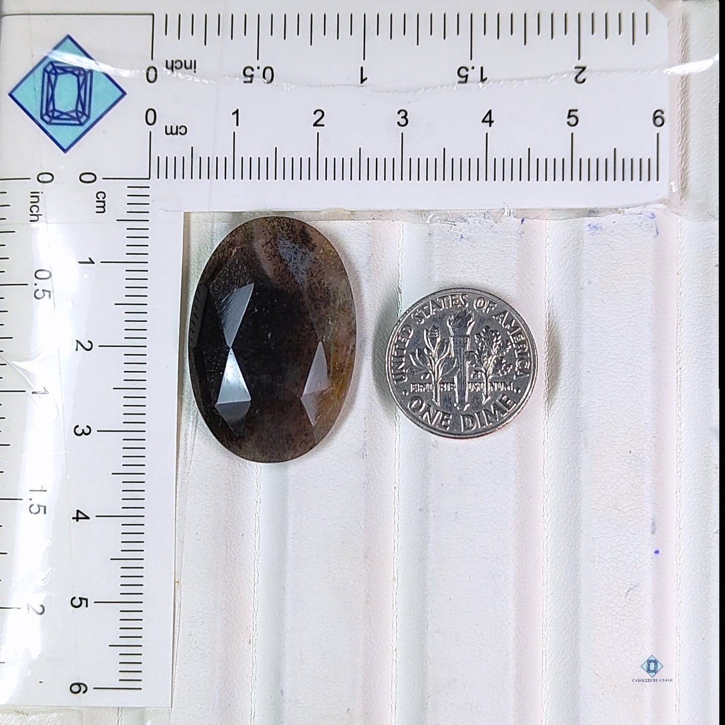 Piedra solar negra ovalada en todos los cortes