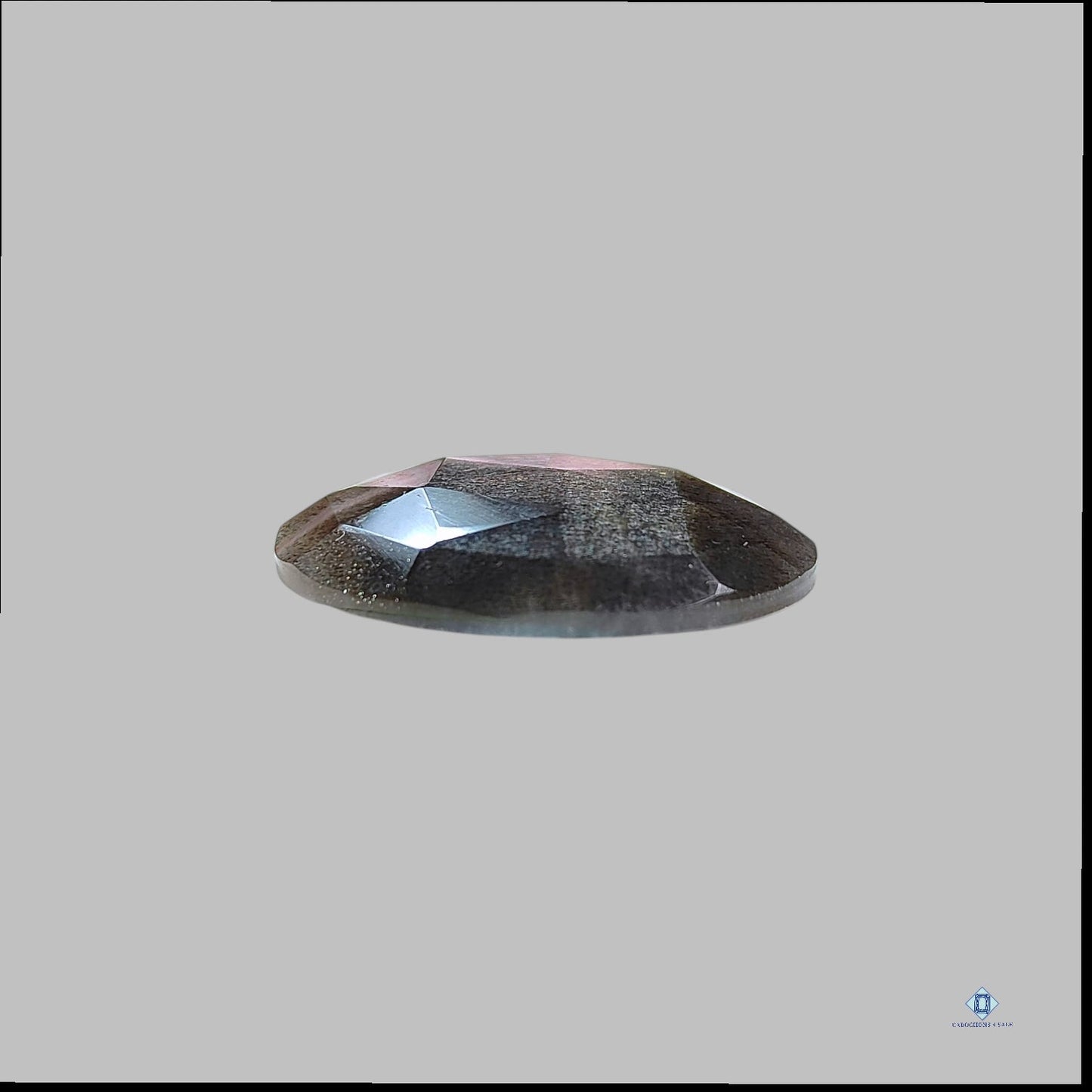 Piedra solar negra ovalada en todos los cortes