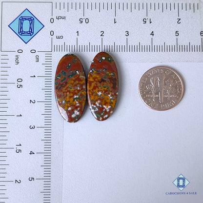 Pares de piedras preciosas ovaladas de jaspe de piedra de sangre natural de 27 x 12 x 4 mm, disponibles para la venta en la India.