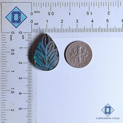 Labradorita azul natural tallada en forma de pera, 24 x 17 x 6 mm, de Madagascar, disponible para la venta.