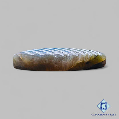 Labradorita azul natural tallada en marquesa de 37 x 12 x 7 mm de Madagascar, disponible para la venta.