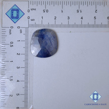 Zafiro azul natural de talla rosa elegante de 22 x 20 x 4 mm, procedente de Myanmar. Disponible para la venta.