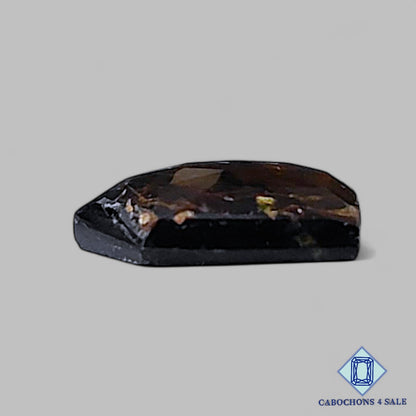 Zafiro marrón natural de corte pentagonal rosa de 14 x 10 x 4 mm, procedente de Myanmar. Disponible para la venta.