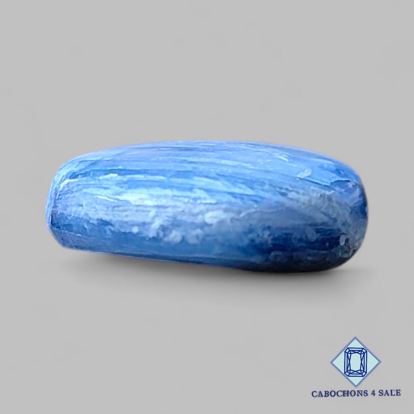 Cabujones redondos de cianita azul natural de 15 x 5 mm, de Brasil, disponibles para la venta.