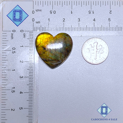 Tallas de corazón de labradorita verde