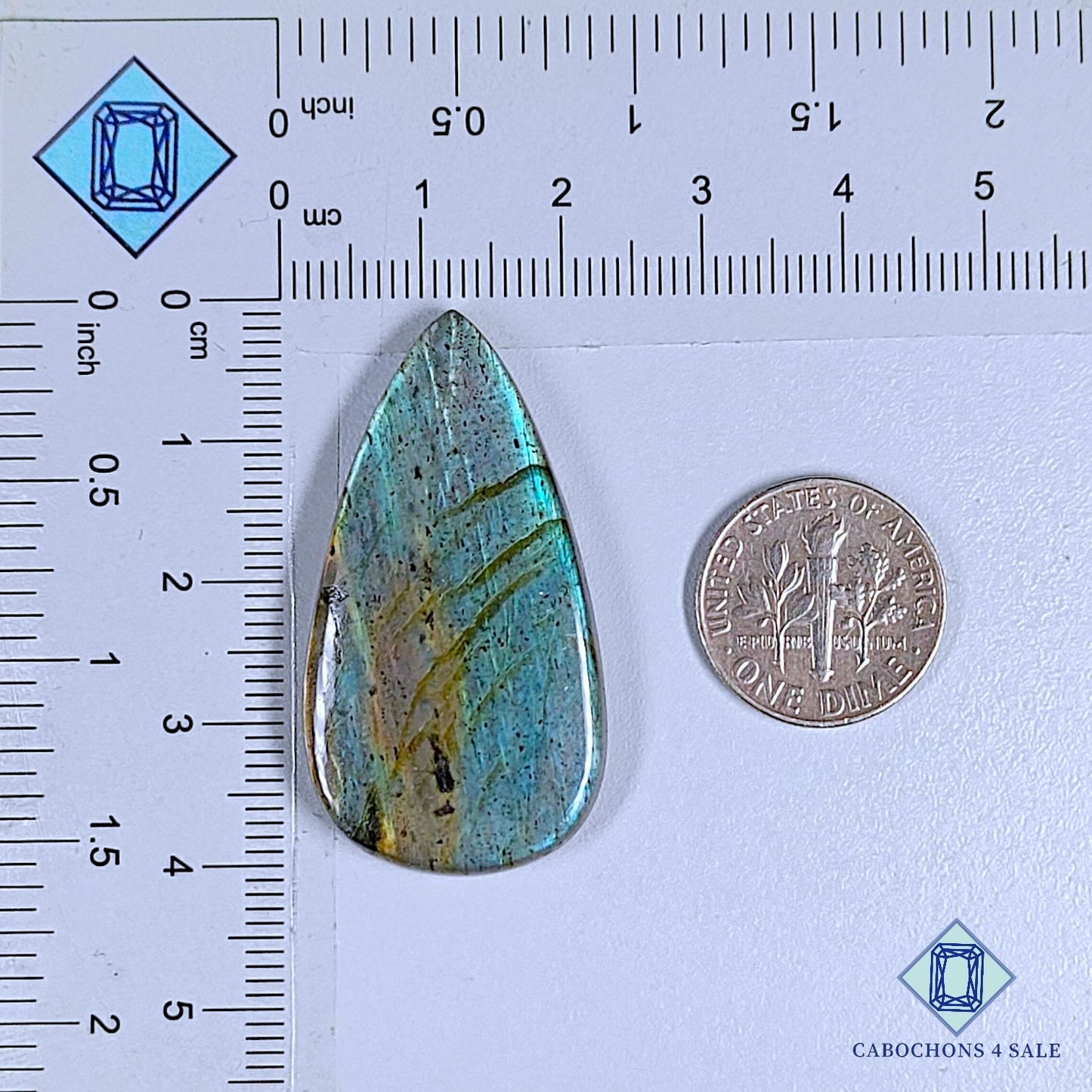 Cabujones de labradorita multicolor natural de 39 x 21 x 5 mm de Madagascar, disponibles para la venta.