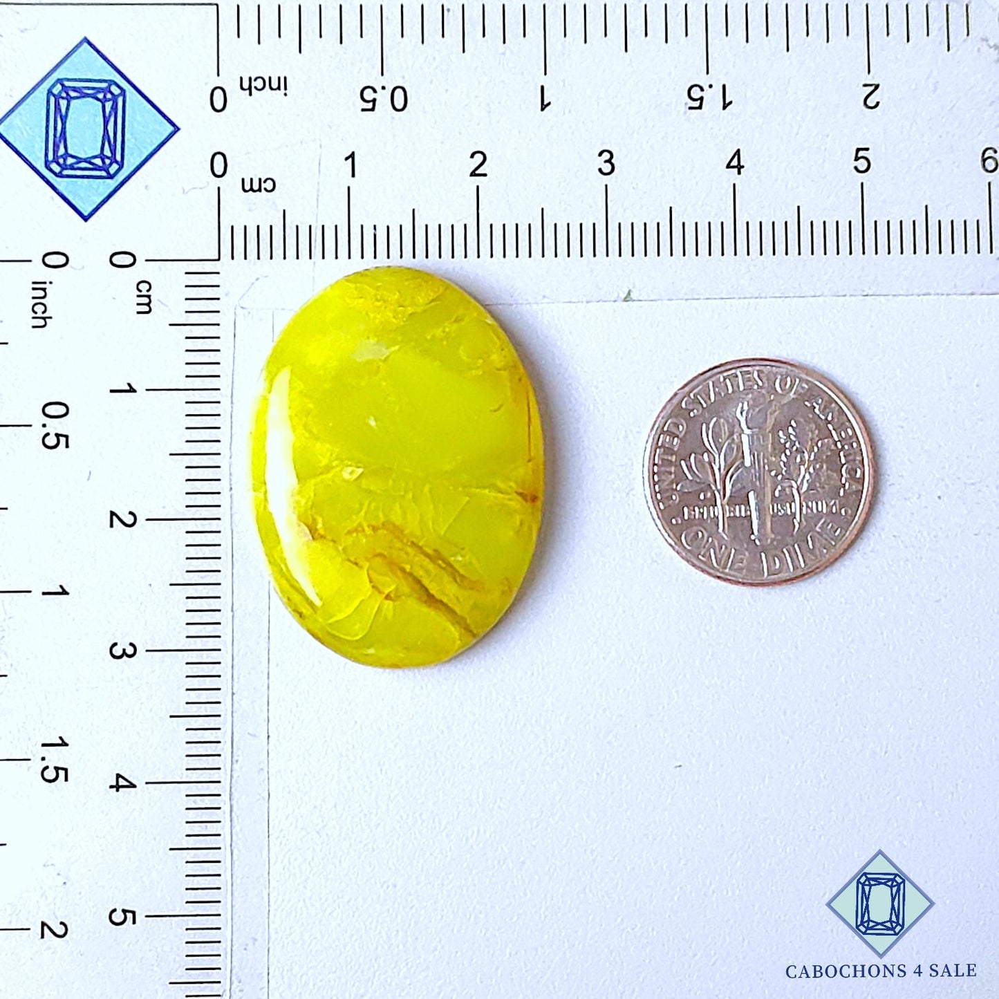 Cabujones ovalados de ópalo verde natural de 31 x 23 x 5 mm de Madagascar, disponibles para la venta.