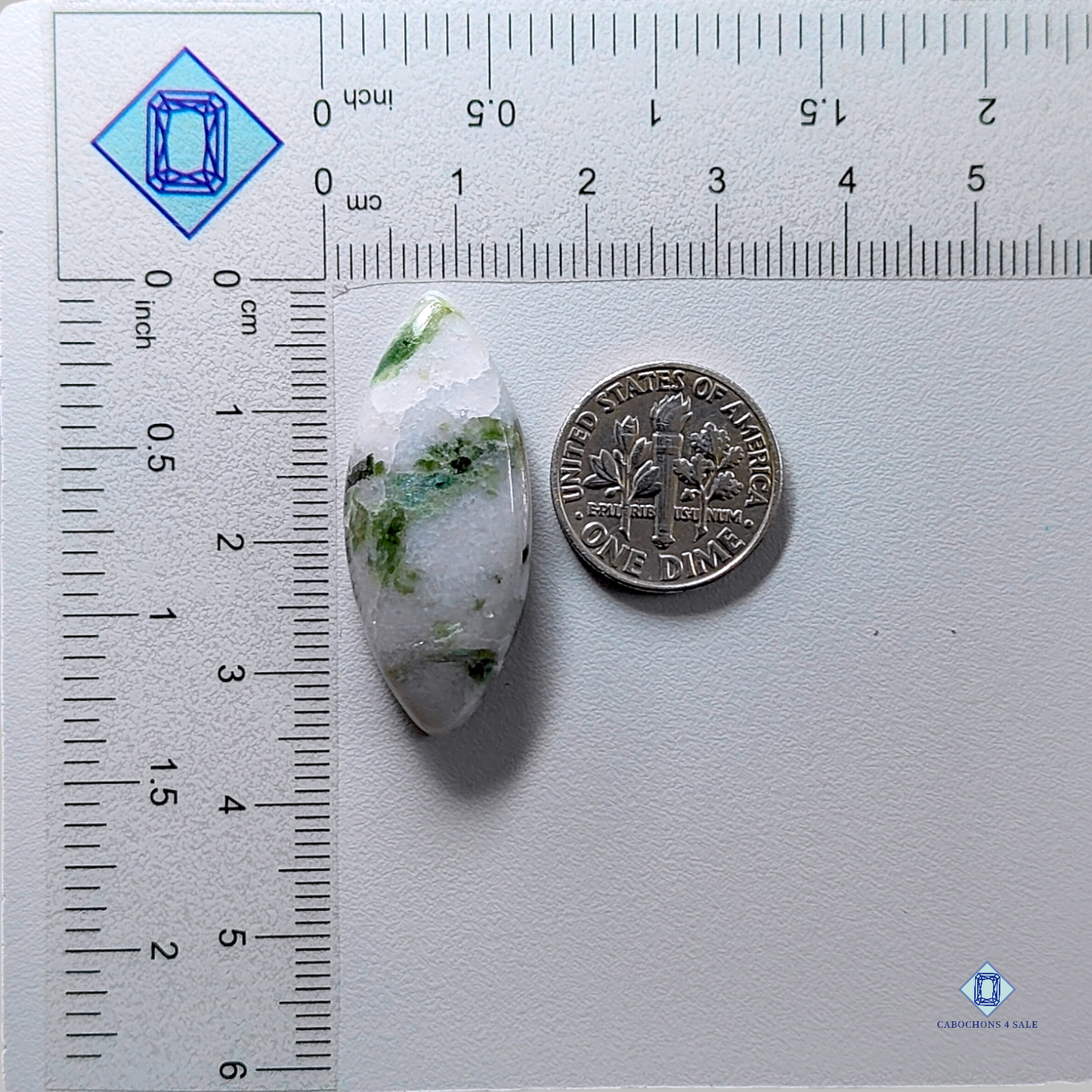 Green tourmalated quartz-Marquise-Cabochons