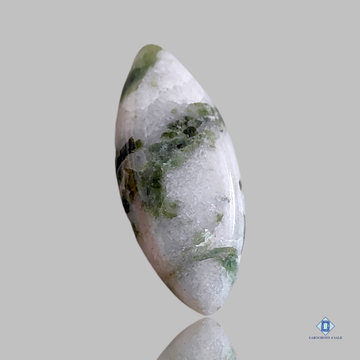 Green tourmalated quartz-Marquise-Cabochons