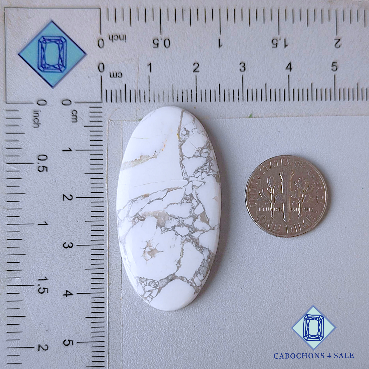 Cabujones ovalados de howlita