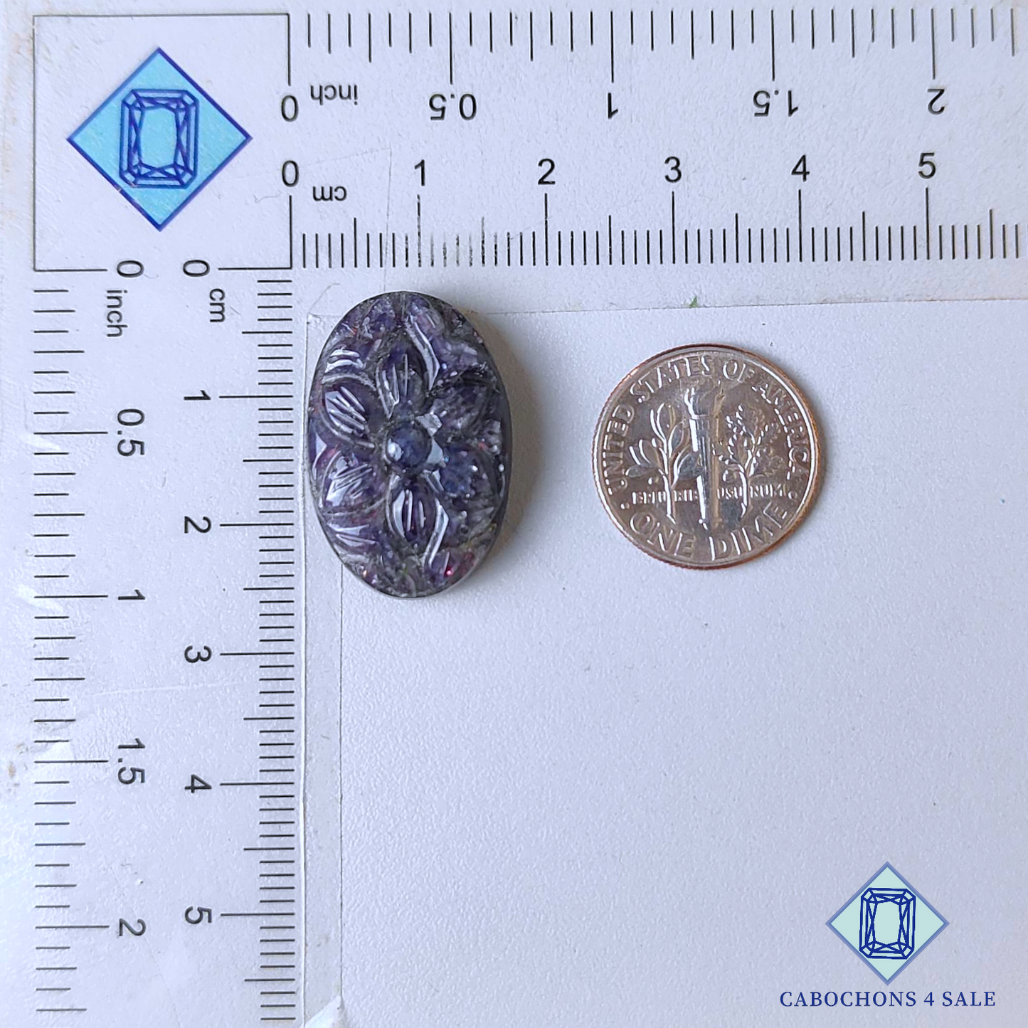 Tallas ovaladas de piedra solar iolita