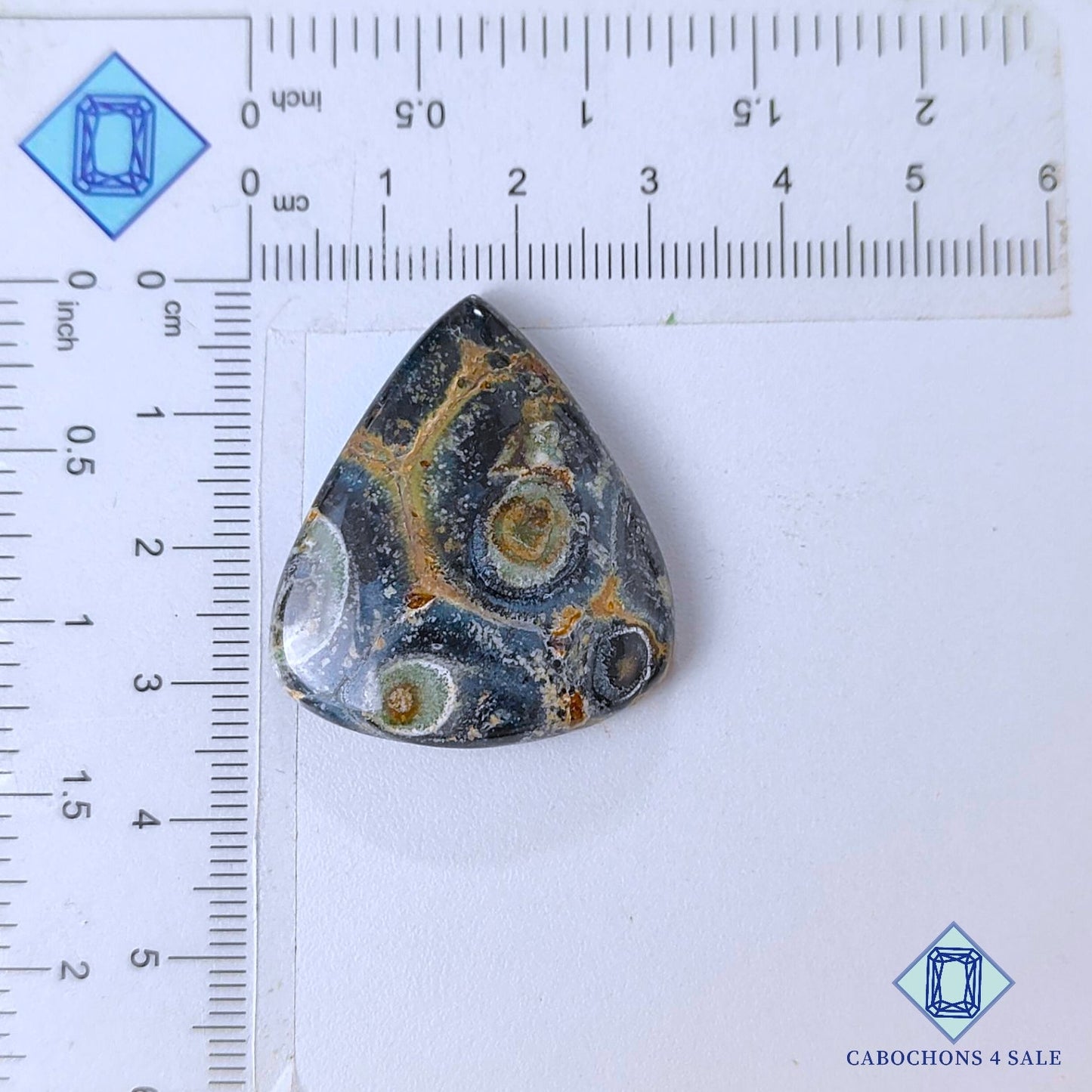 Cabujones de jaspe Kambaba natural en forma de pera de 33 x 30 x 6 mm de Madagascar, disponibles para la venta.