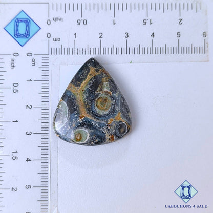 Cabujones de jaspe Kambaba natural en forma de pera de 33 x 30 x 6 mm de Madagascar, disponibles para la venta.