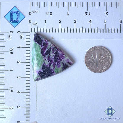 Cabujones de piedra preciosa Kammererite natural de 31 x 29 x 5 mm, disponibles para la venta en Turquía.