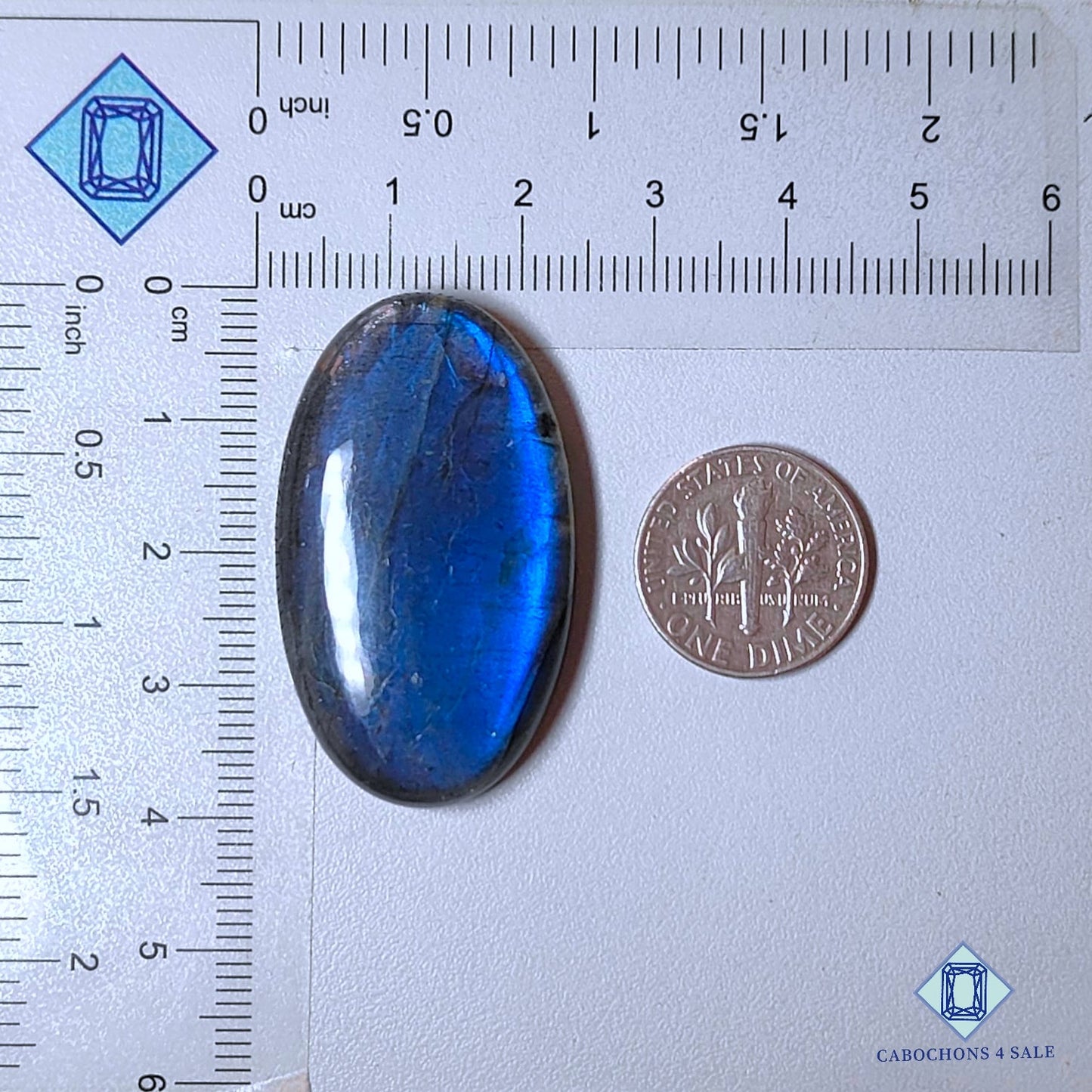 Cabujones ovalados de labradorita azul natural de 39 x 23 x 7 mm de Madagascar, disponibles para la venta. 