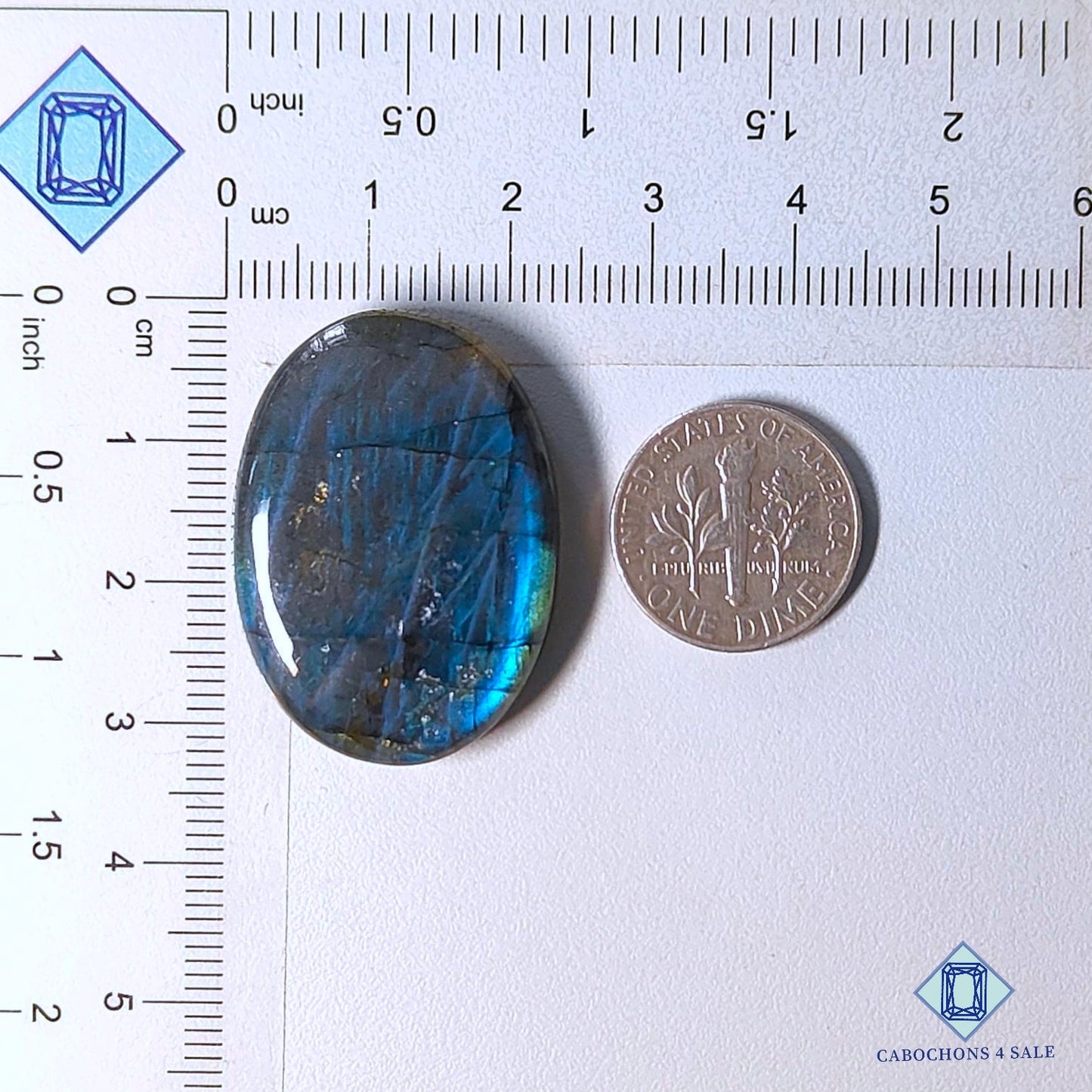 Cabujones ovalados de labradorita azul natural de 32 x 23 x 6 mm de Madagascar, disponibles para la venta. 