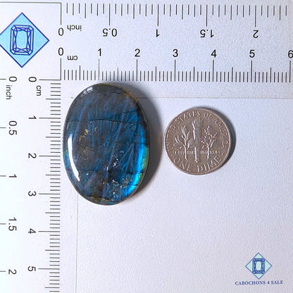 Cabujones ovalados de labradorita azul natural de 32 x 23 x 6 mm de Madagascar, disponibles para la venta. 