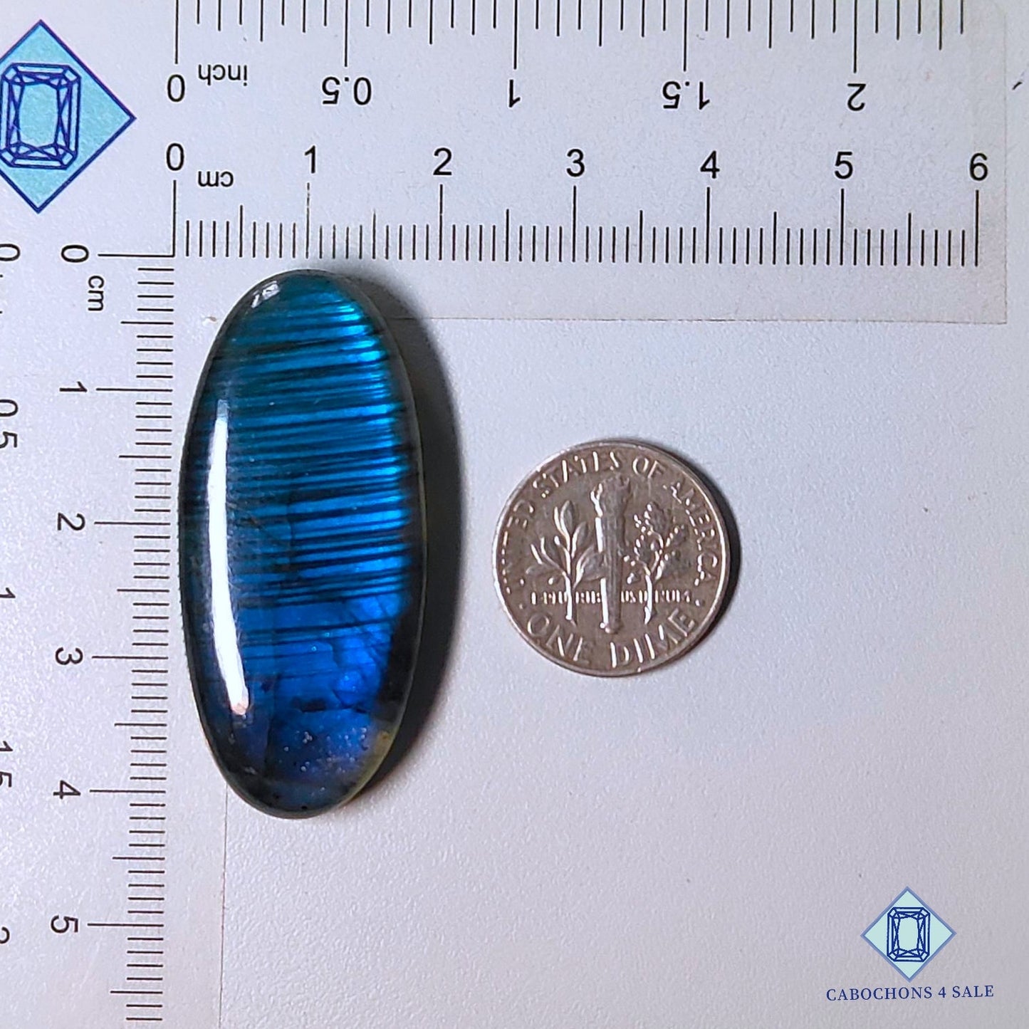 Cabujones ovalados de labradorita azul natural de 41 x 19 x 7 mm de Madagascar, disponibles para la venta. 