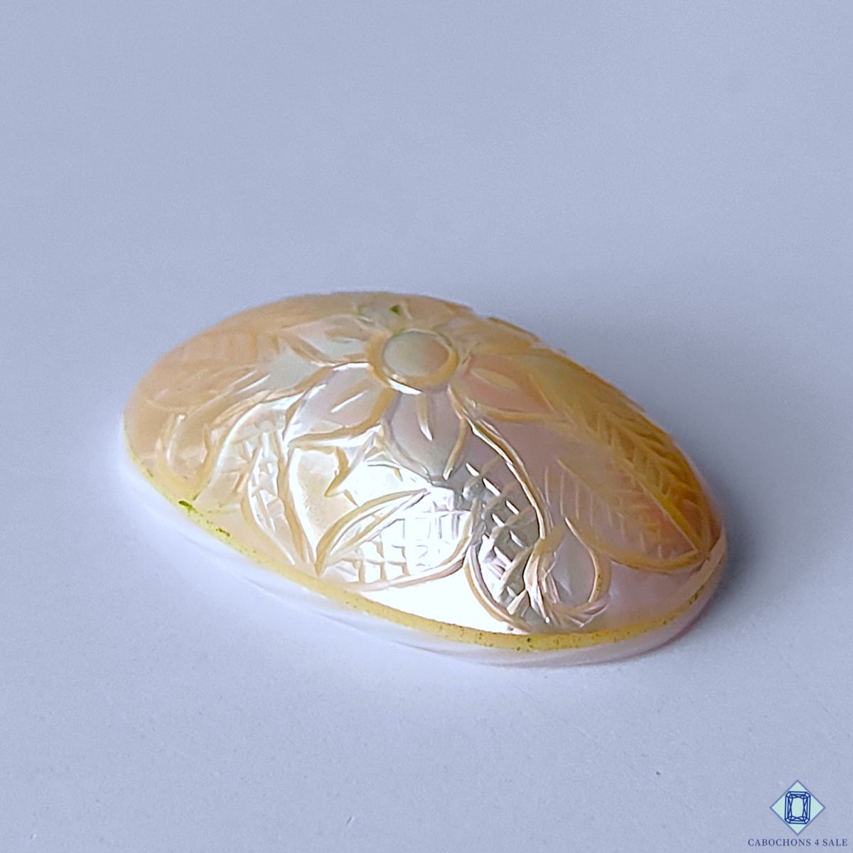0-Mabe_Pearl-C4sw22975-3-Fancy-White-mm-Carvings-Opaque-0