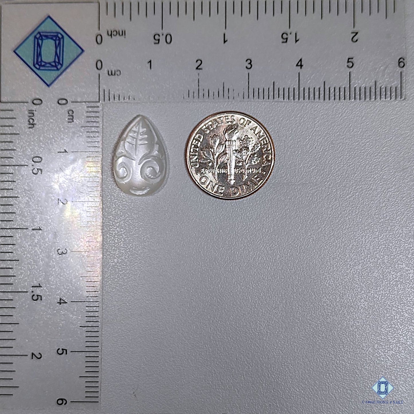 Tallas de pera de piedra lunar blanca de Madrás